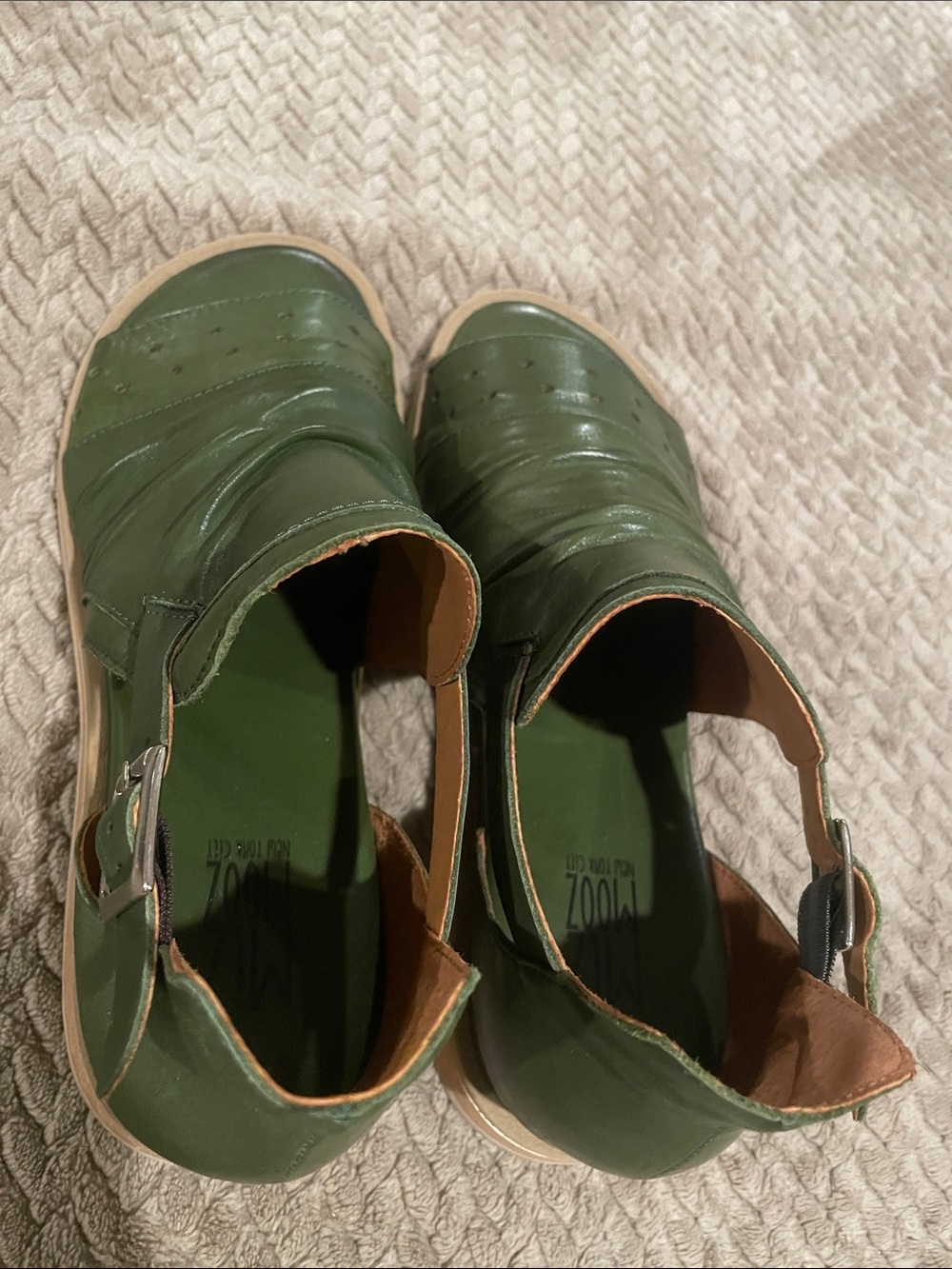Mix Mooz Cara Olive Leather Sandals - Picture 4 of 10